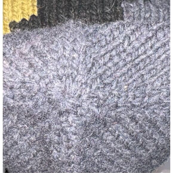 Vintage Handknit “Damoflage” Pixelated Wool Beanie - Picture 7 of 15